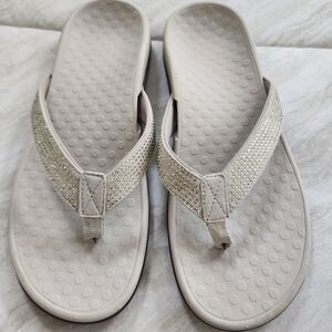 Vionic womens sandals